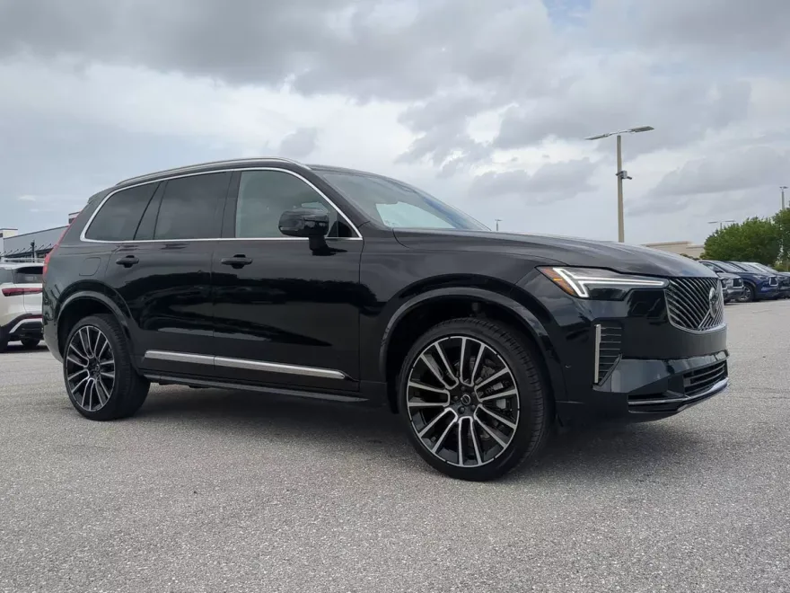 2026 Volvo XC90 B5 photo 1