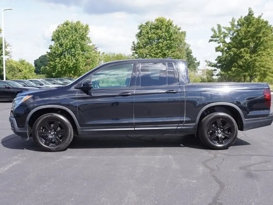 2017 Honda Ridgeline Black Edition photo 1