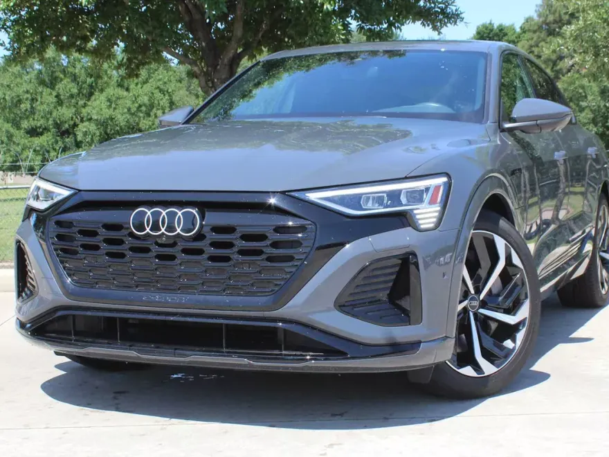 2024 Audi Q8 E-tron line Premium Plus photo 1