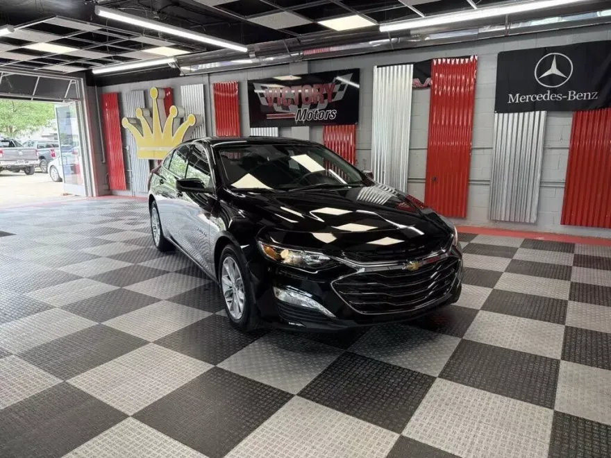 2025 Chevrolet Malibu 1LT photo 1