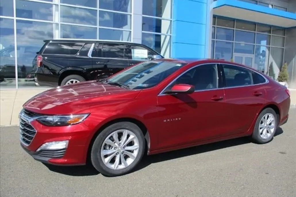 2022 Chevrolet Malibu 1LT photo 1