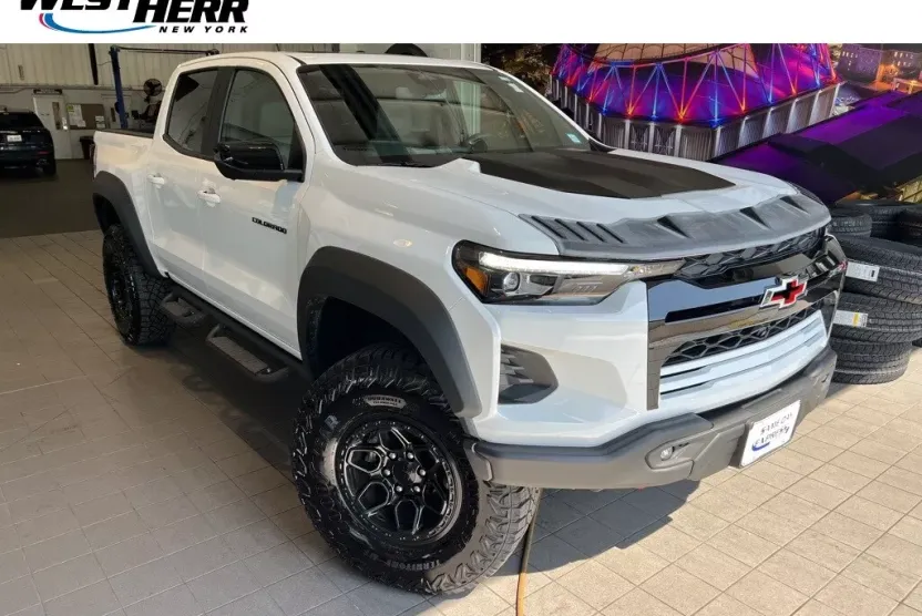 2024 Chevrolet Colorado ZR2 photo 1