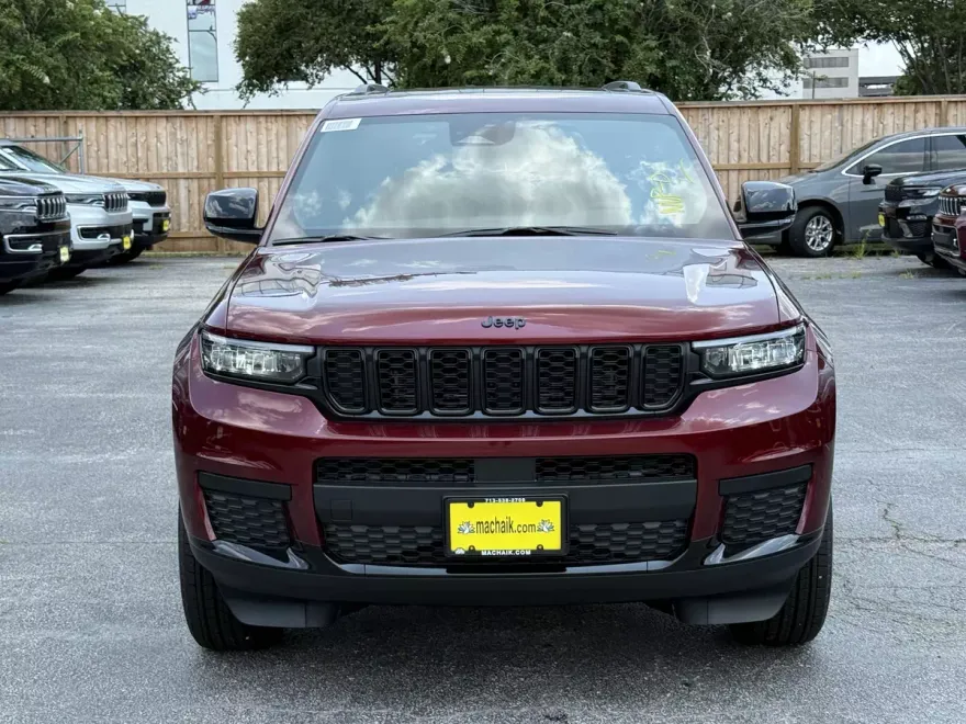 2025 Jeep Grand Cherokee Altitude photo 1