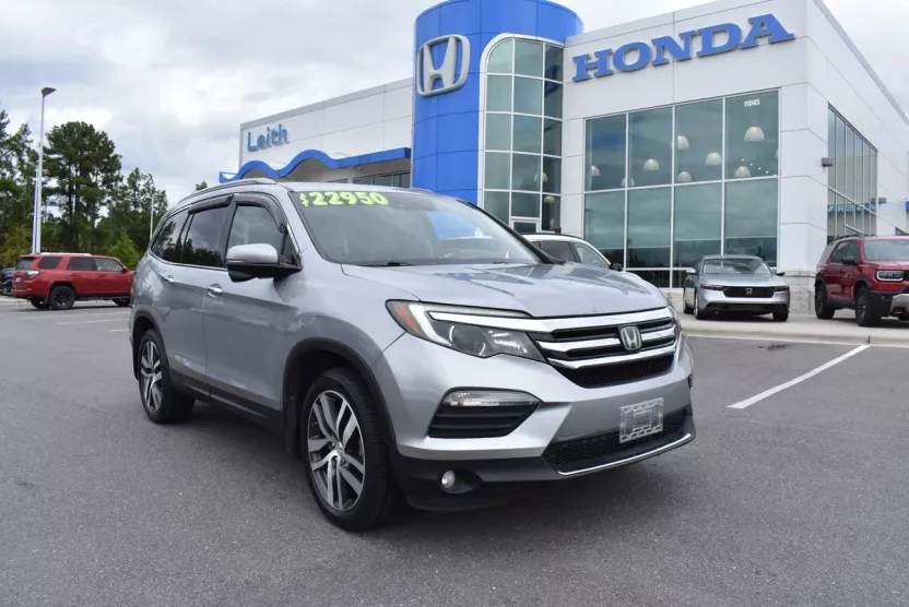 2018 Honda Pilot Touring photo 1