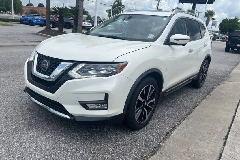 2018 Nissan Rogue SL photo 1