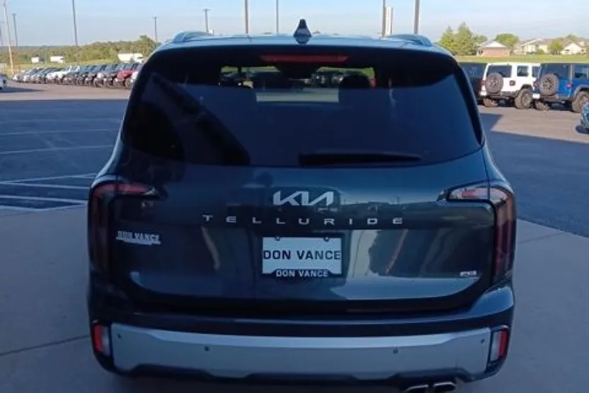 2024 Kia Telluride EX photo 1