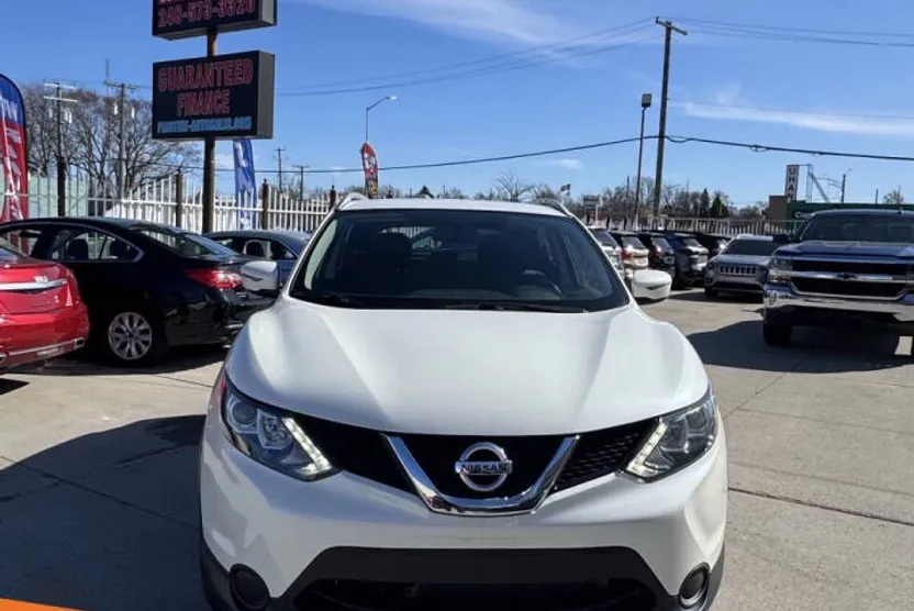 2017 Nissan Rogue Sport SV photo 1