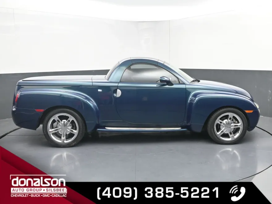 2005 Chevrolet SSR Base photo 1