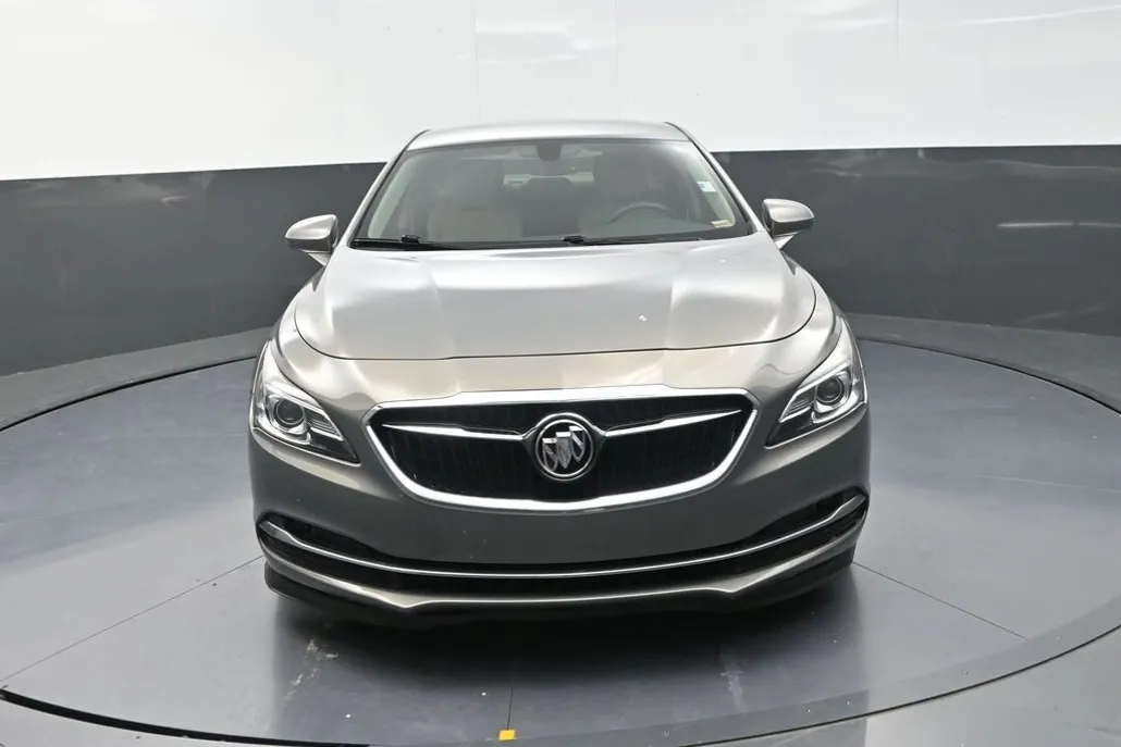 2019 Buick LaCrosse Preferred photo 1