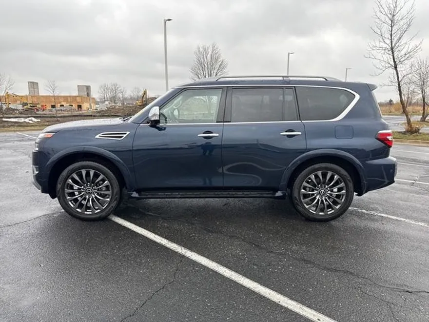 2023 Nissan Armada Platinum photo 1