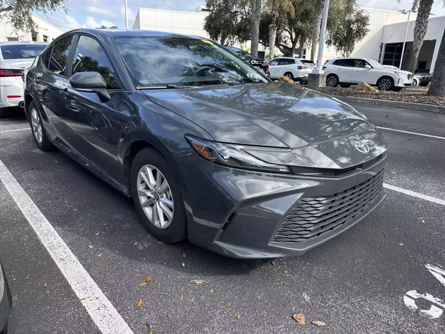 2025 Toyota Camry LE photo 1
