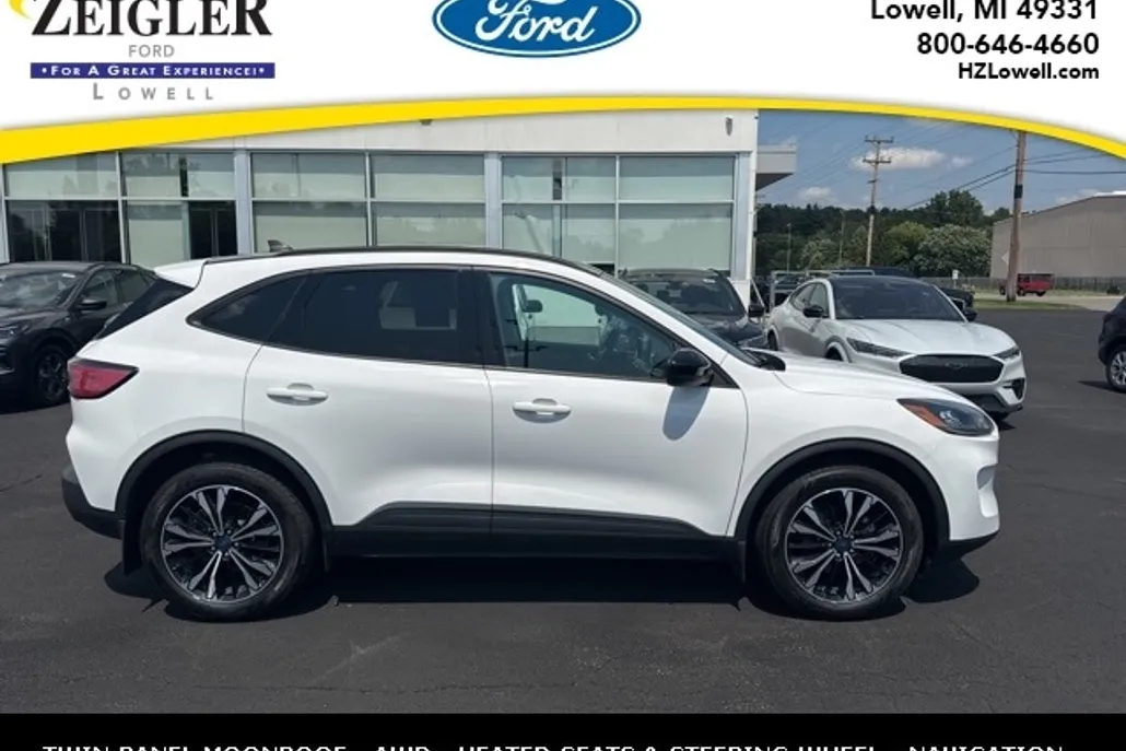 2022 Ford Escape SEL photo 1