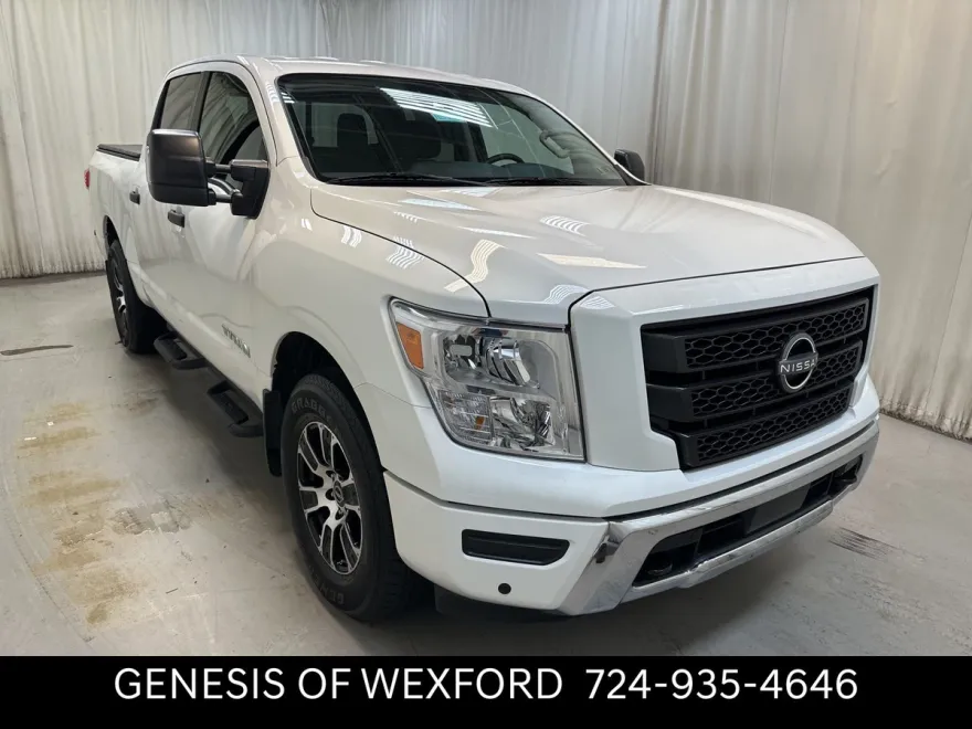 2023 Nissan Titan SV photo 1