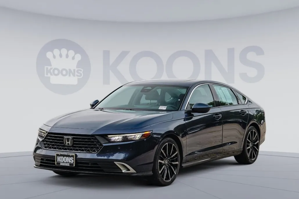 2023 Honda Accord Hybrid Touring photo 1