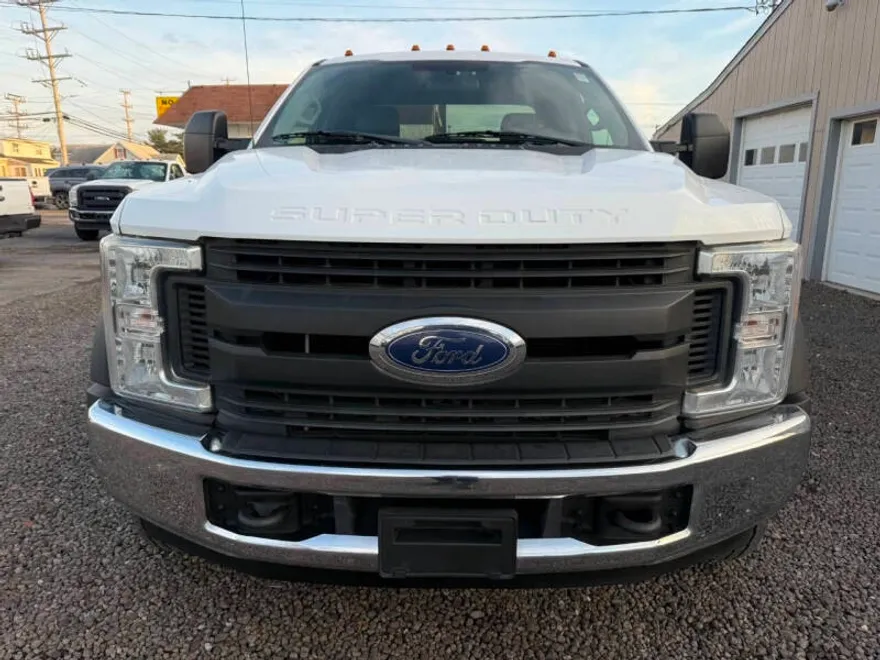 2017 Ford F-550 photo 1