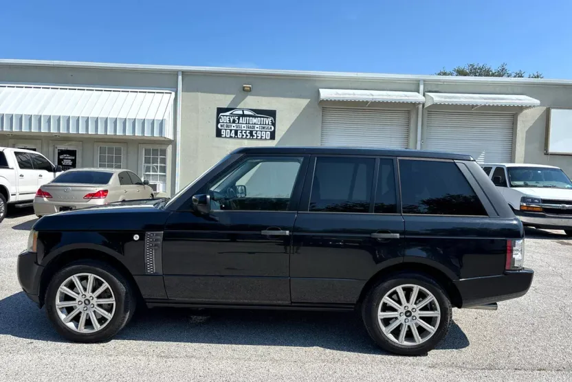 2011 Land Rover Range Rover SuperCharged photo 1