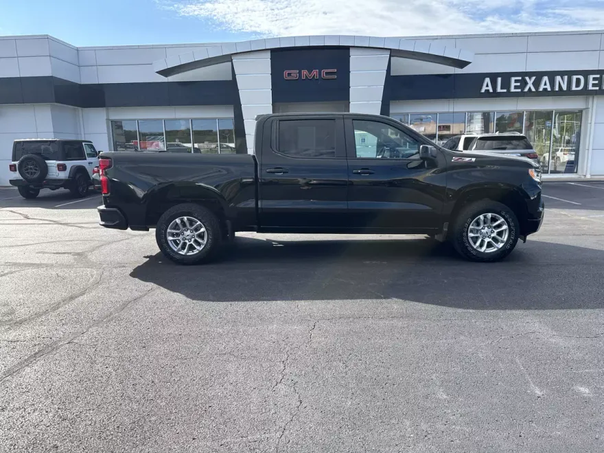 2022 Chevrolet Silverado 1500 RST photo 1