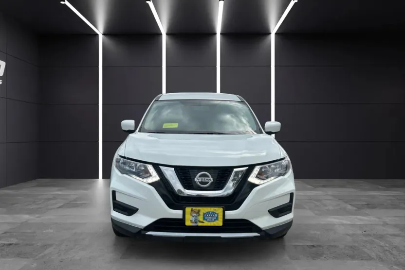 2017 Nissan Rogue photo 1
