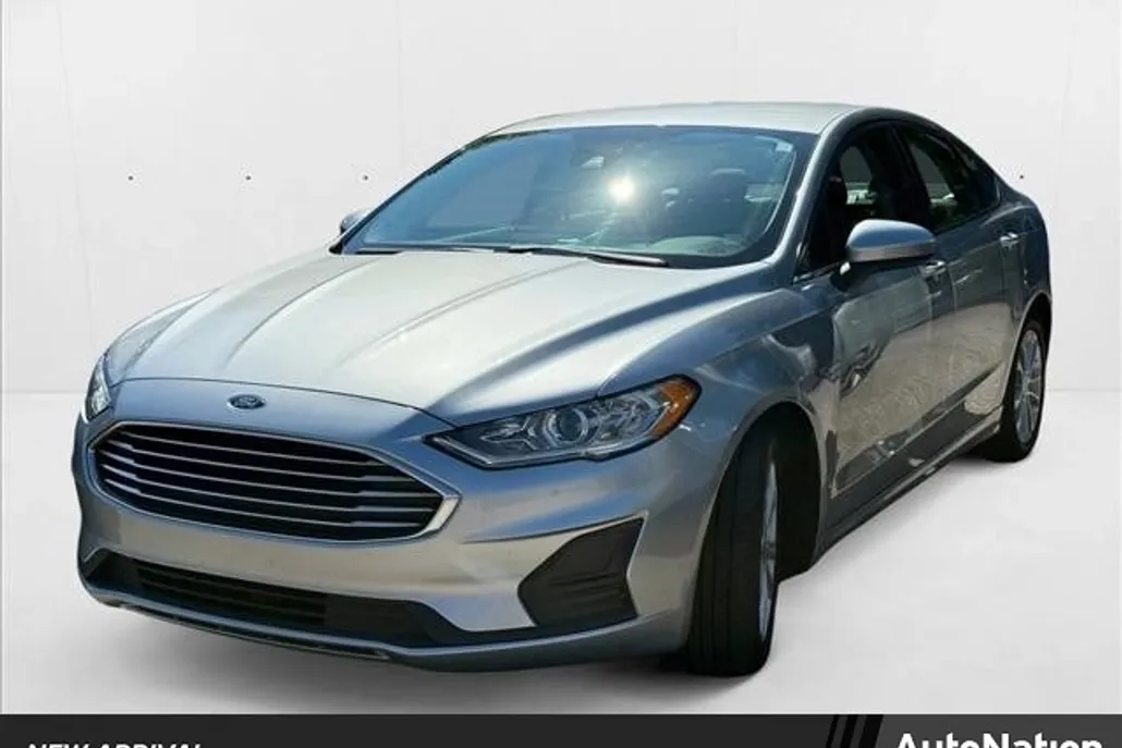 2020 Ford Fusion Hybrid SE photo 1