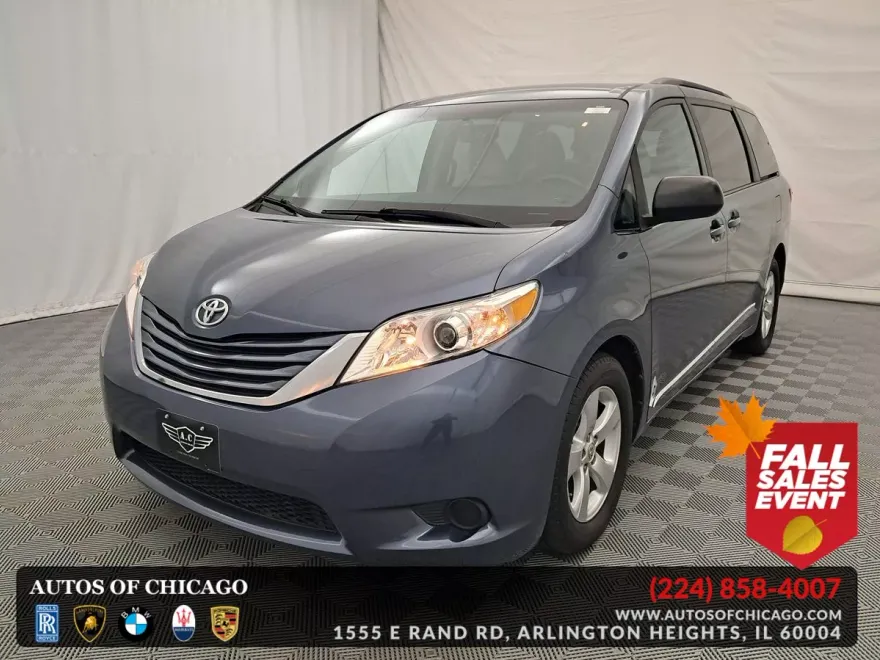 2016 Toyota Sienna LE photo 1