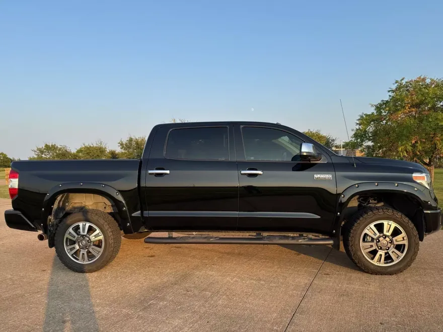 2018 Toyota Tundra Platinum photo 1