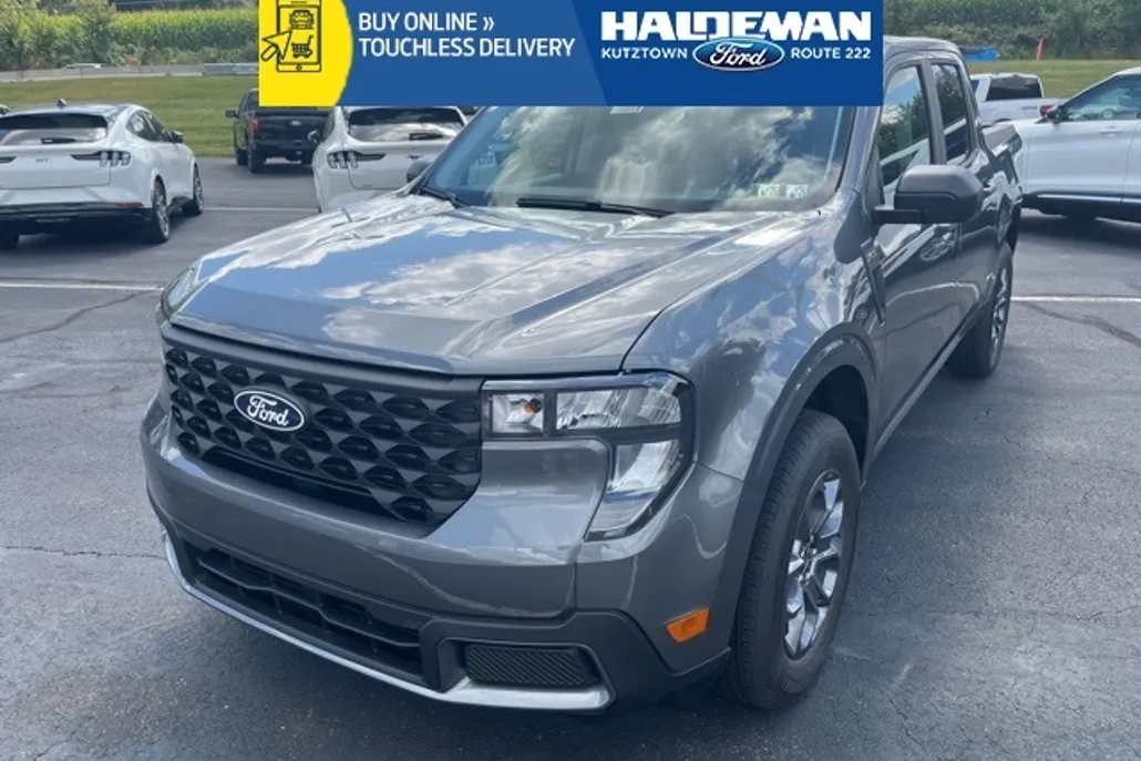 2025 Ford Maverick XLT photo 1