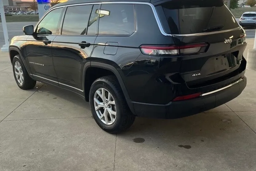 2023 Jeep Grand Cherokee Limited photo 1