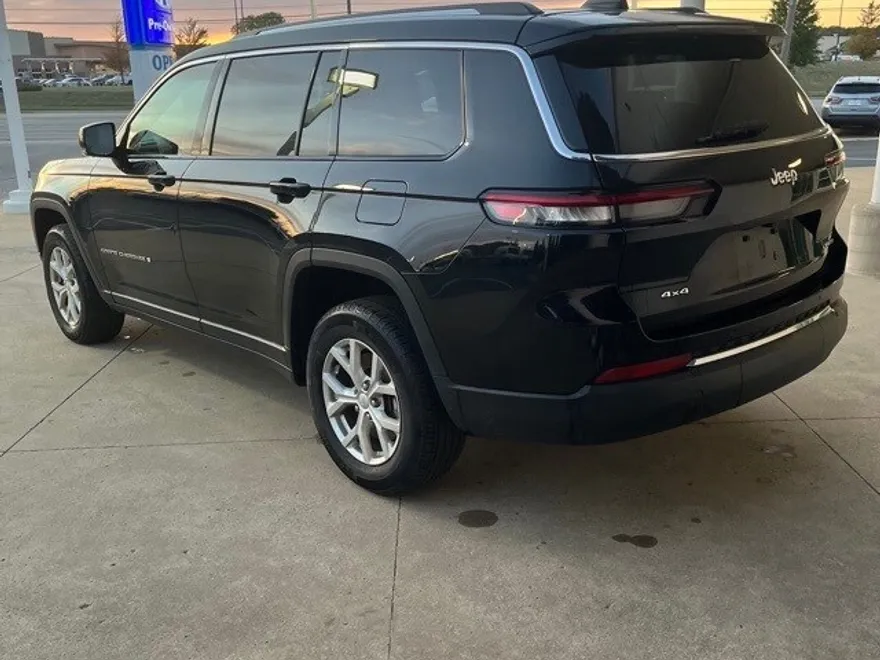 2023 Jeep Grand Cherokee Limited photo 1