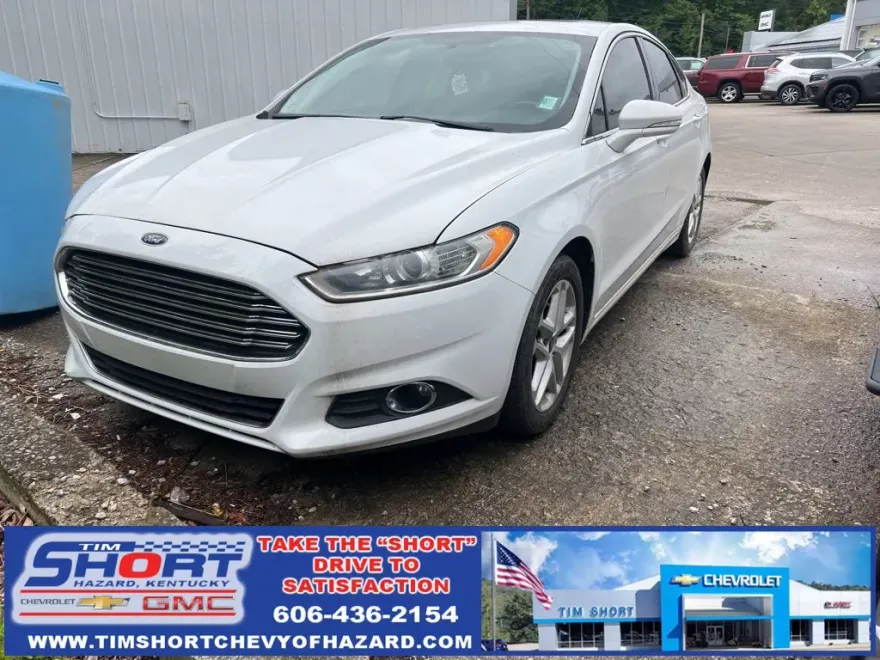 2014 Ford Fusion SE photo 1