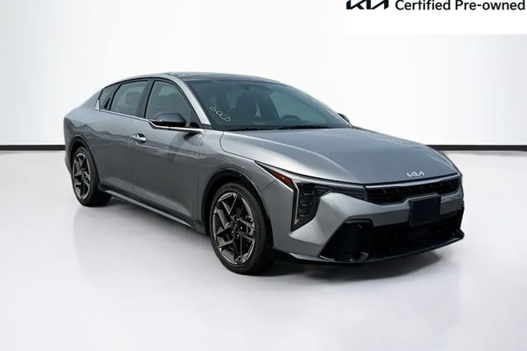 2025 Kia K4 GT-Line photo 1