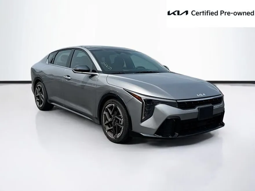 2025 Kia K4 GT-Line photo 1