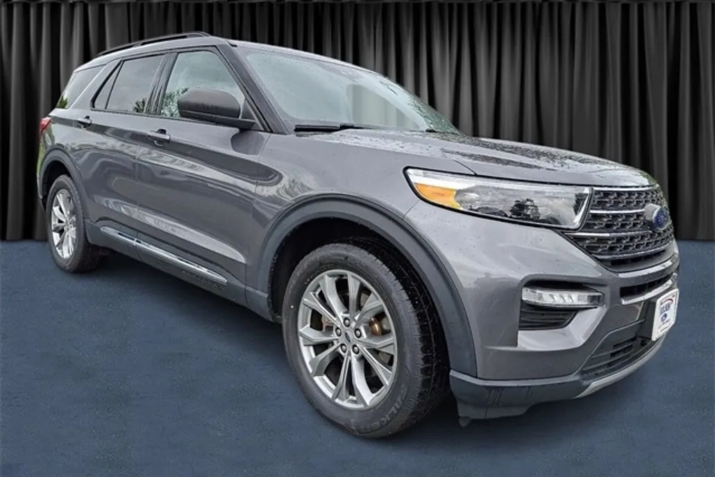 2022 Ford Explorer XLT photo 1