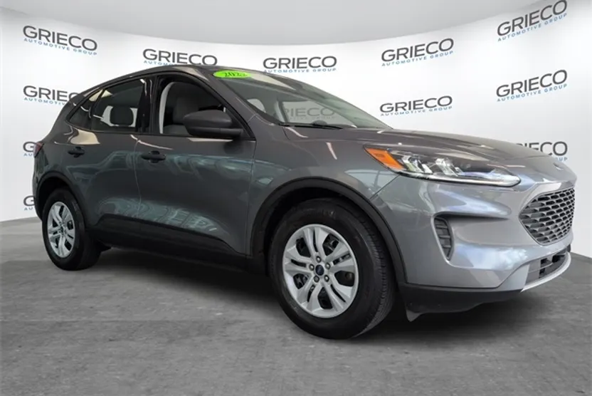 2022 Ford Escape S photo 1