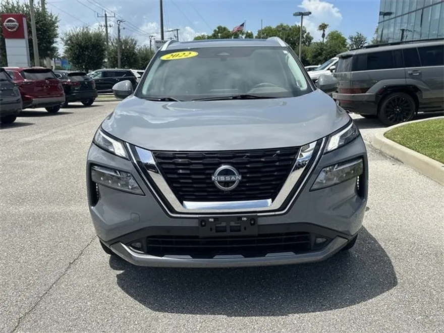 2022 Nissan Rogue SL photo 1