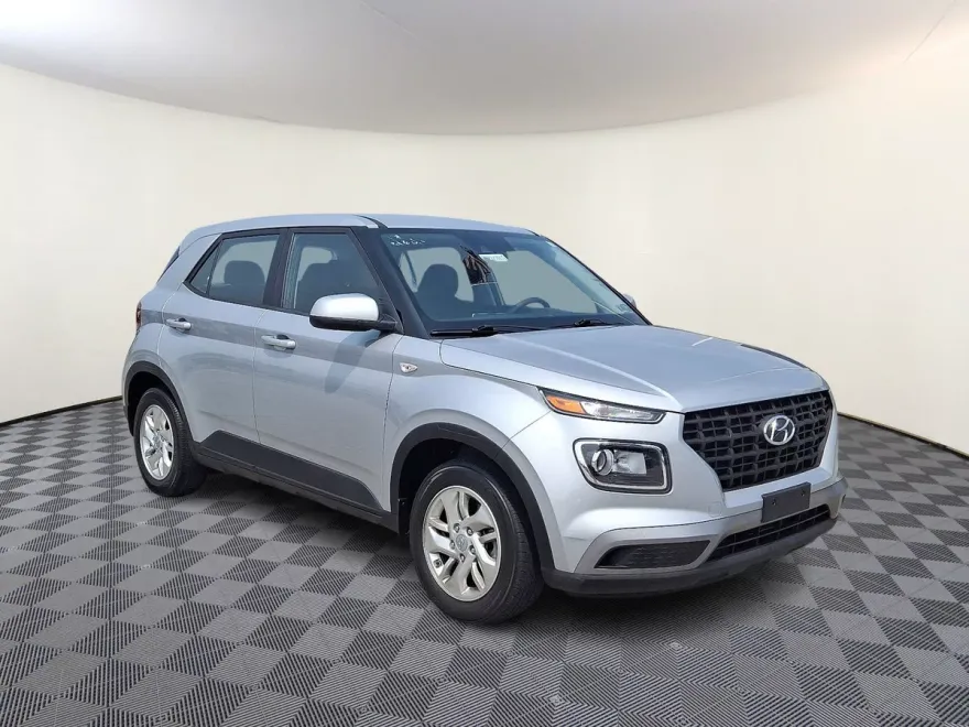 2022 Hyundai Venue SE photo 1