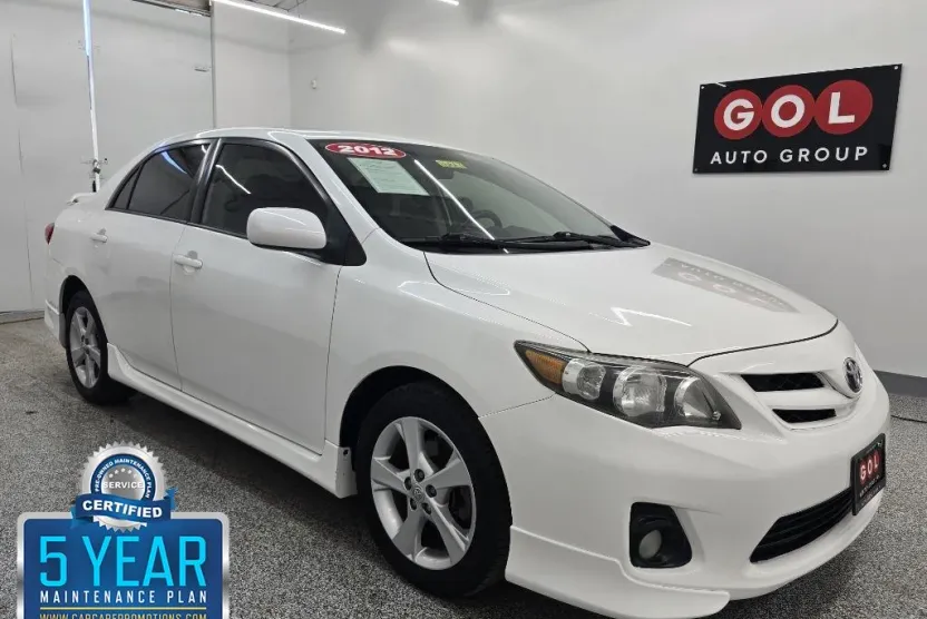 2012 Toyota Corolla photo 1