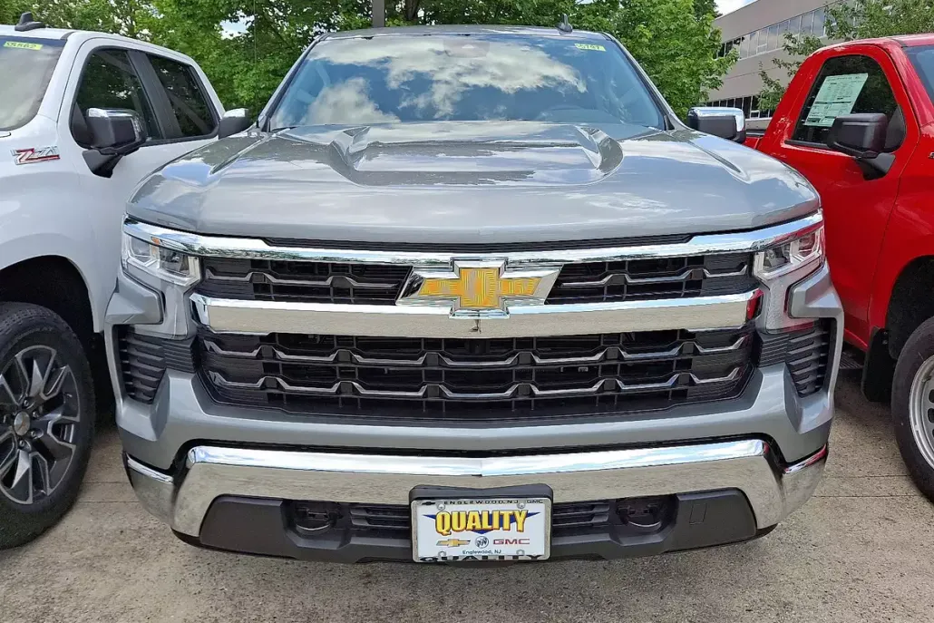 2025 Chevrolet Silverado 1500 LT photo 1