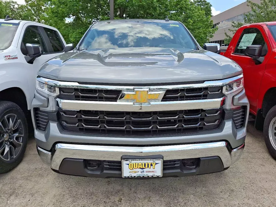 2025 Chevrolet Silverado 1500 LT photo 1