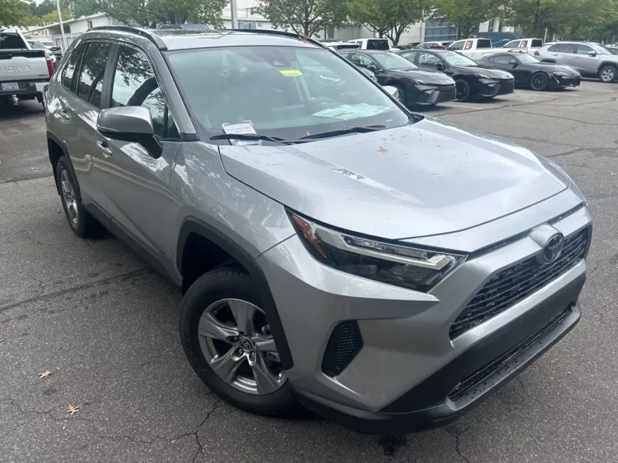 2025 Toyota RAV4 XLE photo 1