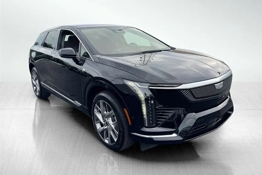 2025 Cadillac Optiq Luxury photo 1