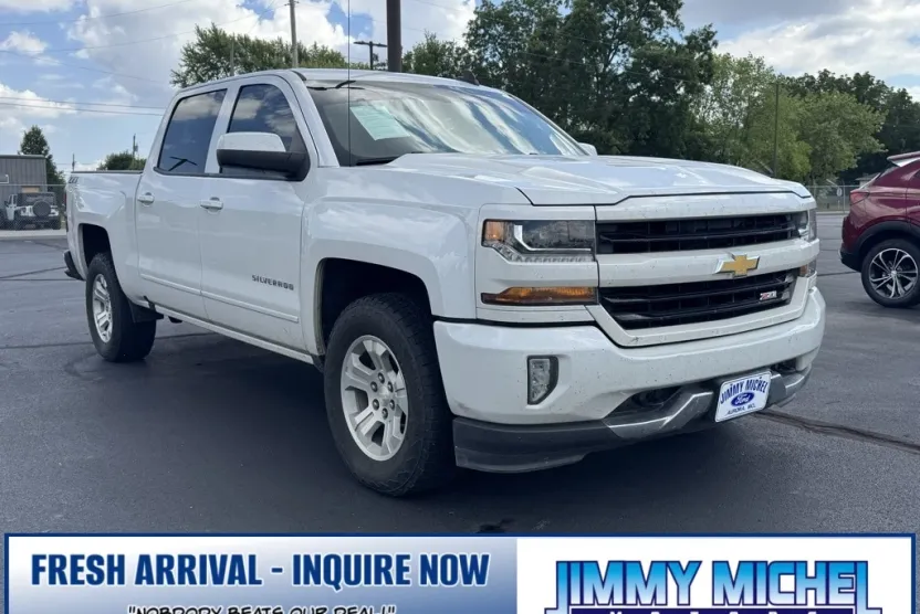 2018 Chevrolet Silverado 1500 LT photo 1