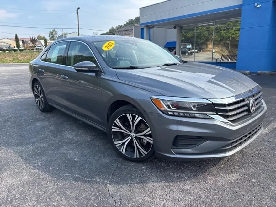 2021 Volkswagen Passat 2.0T SE photo 1