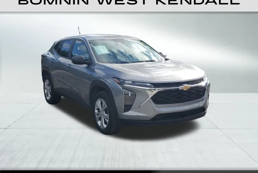 2025 Chevrolet Trax LS photo 1