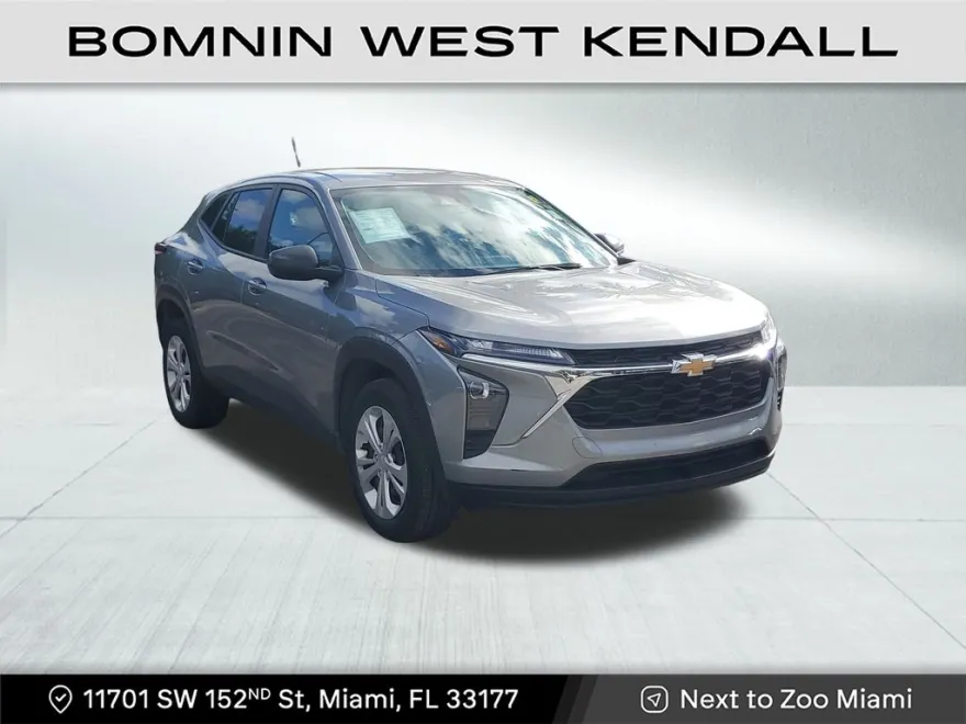 2025 Chevrolet Trax LS photo 1