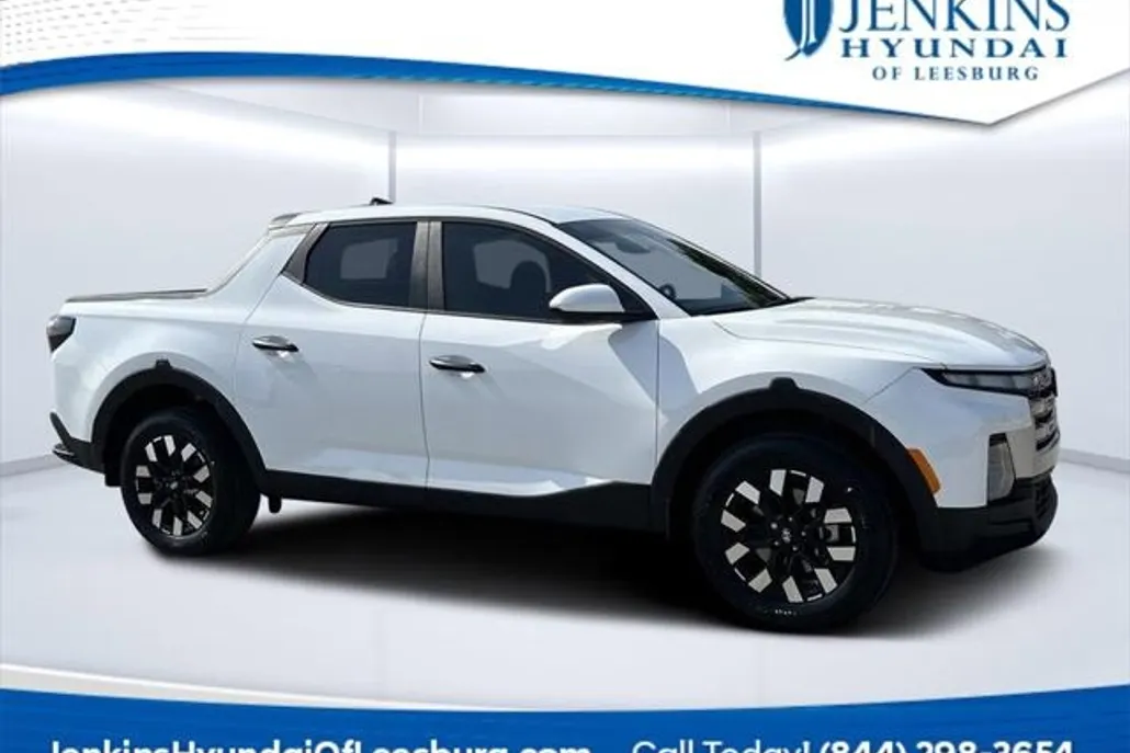 2025 Hyundai Santa Cruz SE photo 1