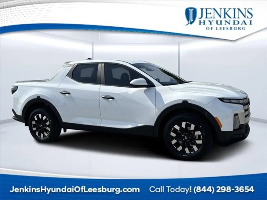 2025 Hyundai Santa Cruz SE photo 1