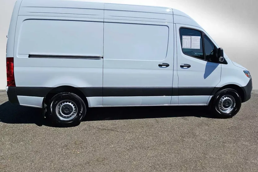 2025 Mercedes Benz Sprinter 2500 Standard Roof photo 1