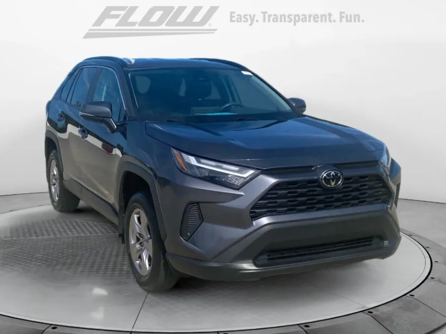 2024 Toyota RAV4 XLE photo 1