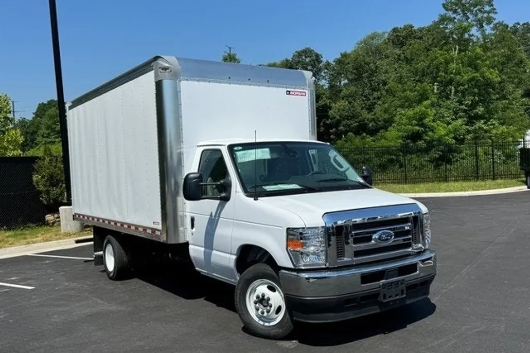 2025 Ford E-350 photo 1