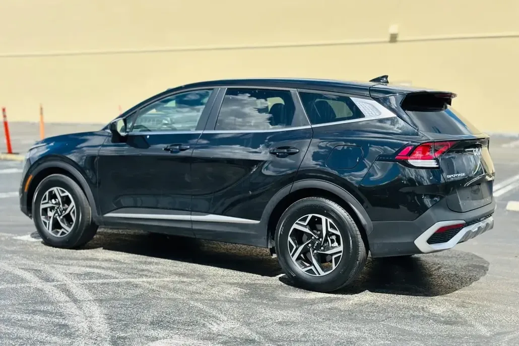 2024 Kia Sportage LX photo 1